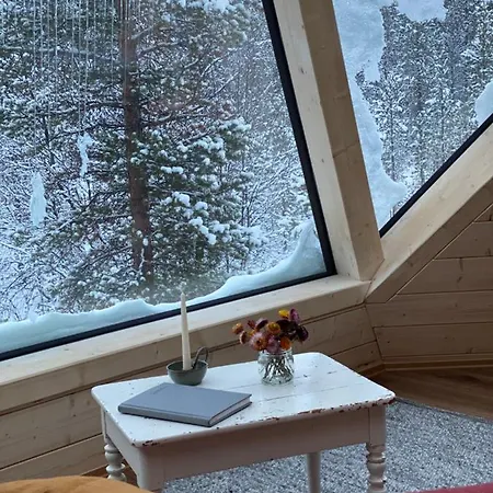 Trasti & Trine Boutique *